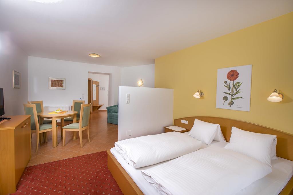 ホテル Garni Roesslhof ホラースバッハ・イム・ピンツガウ 部屋 写真